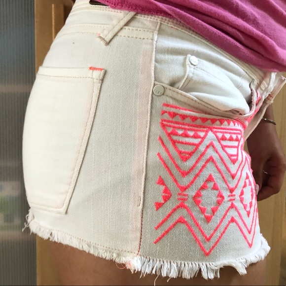 Roxy Denim Shorts - Picture 3 of 3